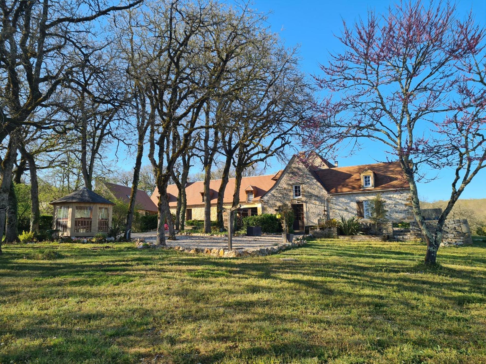 Domaine De Nineyrolle Villa Azerat Buitenkant foto